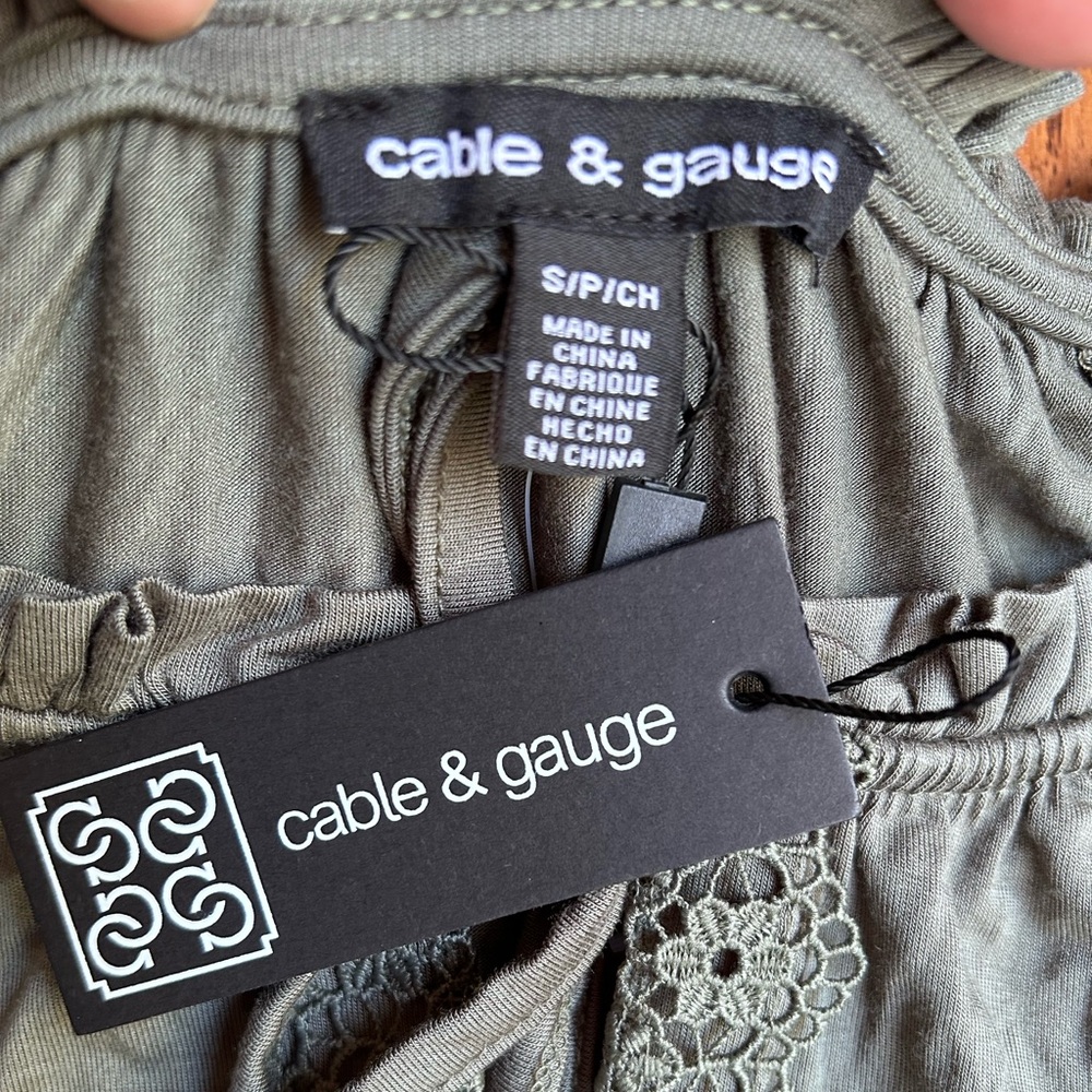 NWT Cable & Gauge Women’s Top Crewneck Lace Short Flutter Sleeves Ruffled Neck - Picture 4 of 8